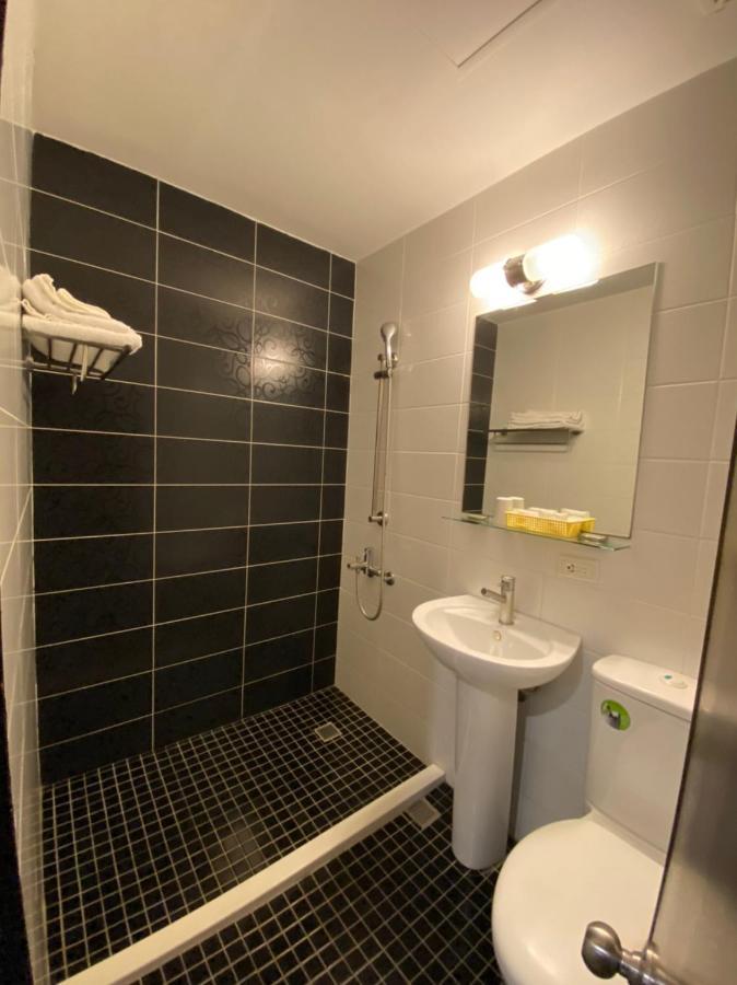 Queens Hotel تايبيه المظهر الخارجي الصورة