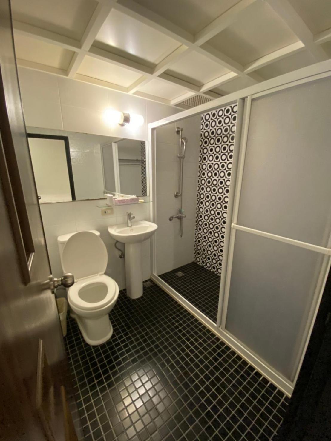 Queens Hotel تايبيه المظهر الخارجي الصورة